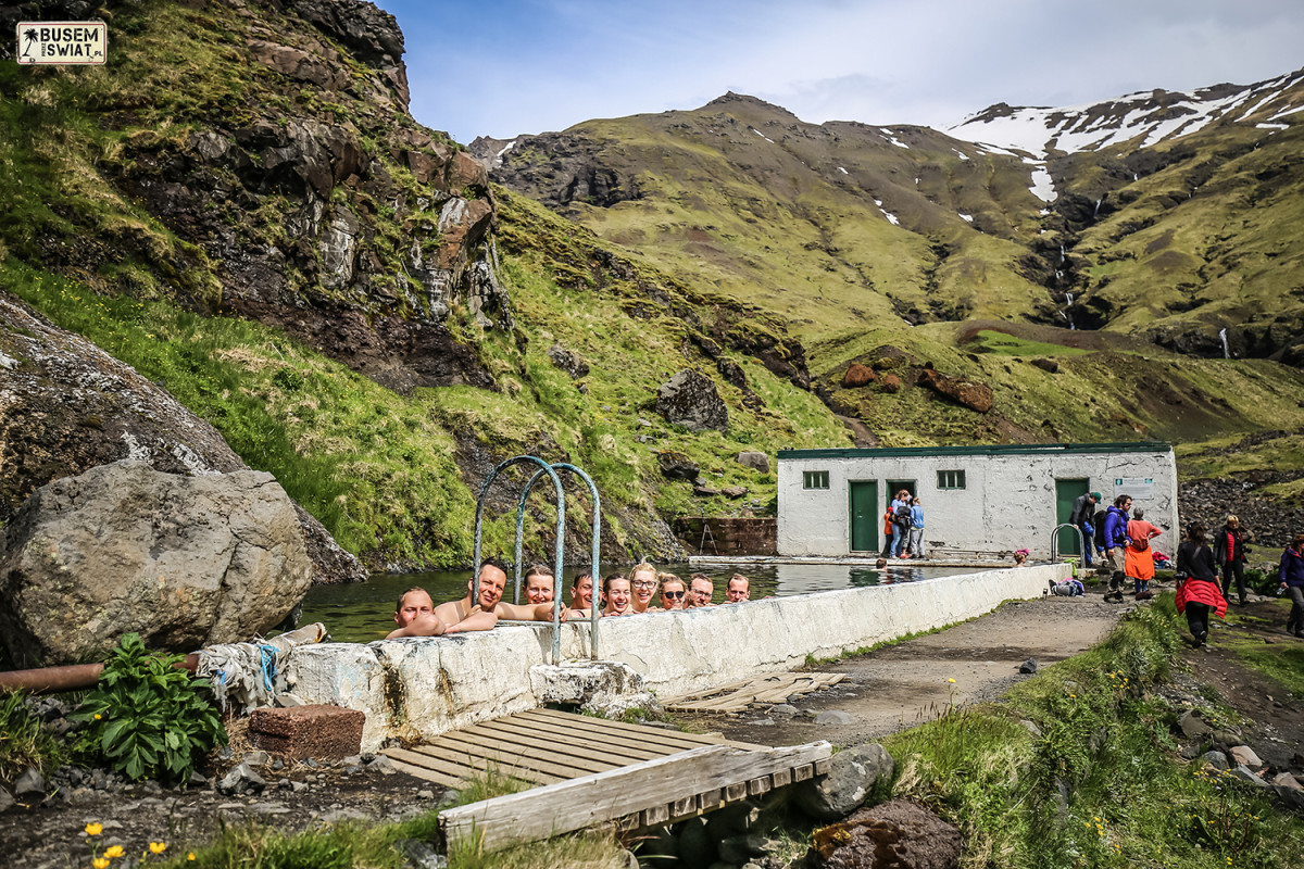 Opuszczony gorący basen na Islandii