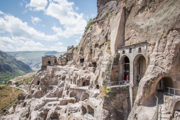 wardzia vardzia skalne miasto gruzja