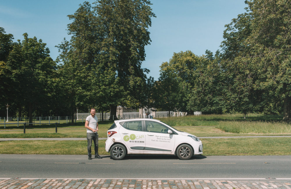Na wyjazdy za miasto wynajmowaliśmy auto z aplikacji GoCar. Rejestrując się za pomocą kodu "00m23z" dostaniecie 25 euro na pierwszy przejazd.